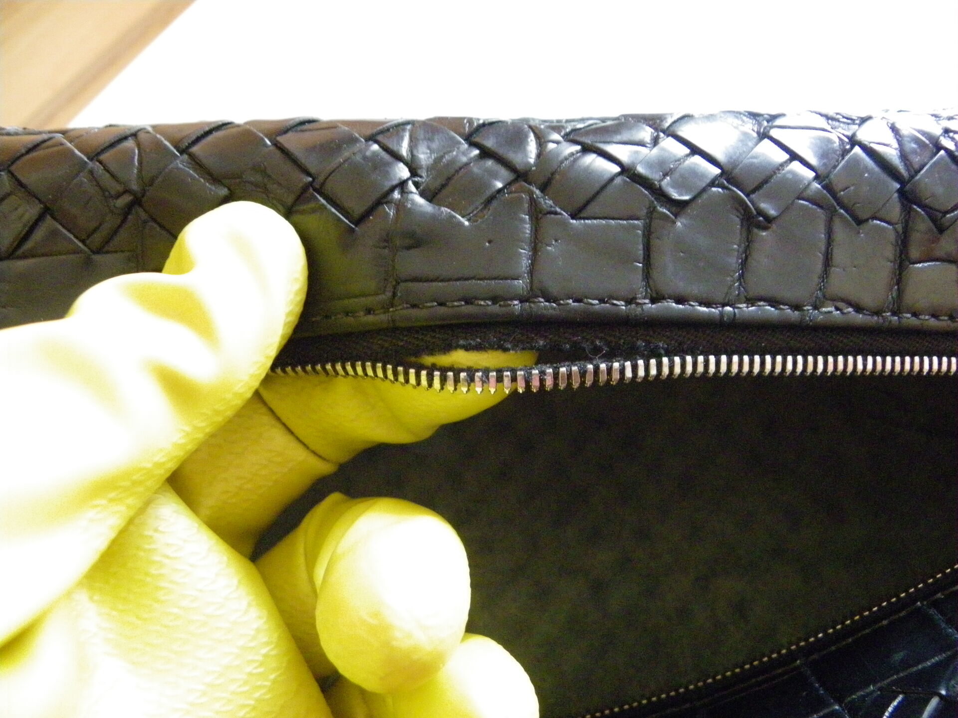 千葉で靴修理 鞄修理 ならドクターレザー白蘭で 地元で靴修理店として実績を積む中千葉で承った修理案件サンプルを掲示